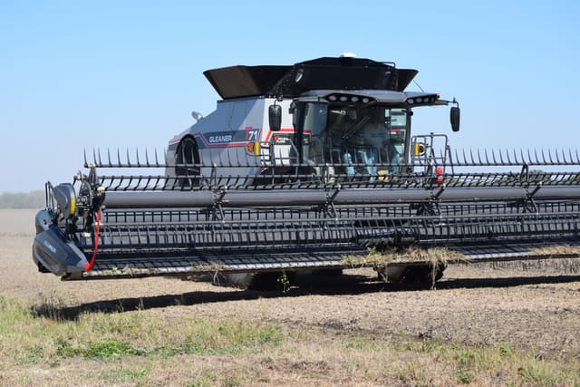 LDI Demo Day with the Gleaner T71 Combine