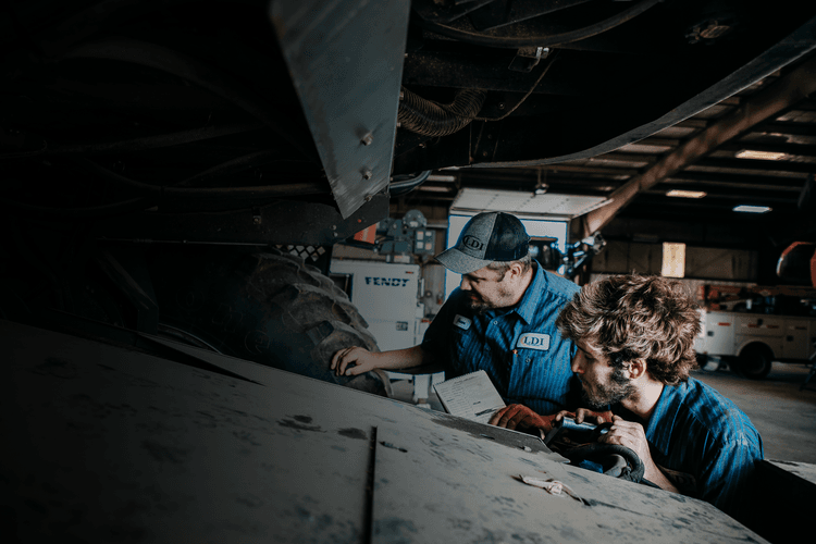 5 Reasons to Become a Service Technician