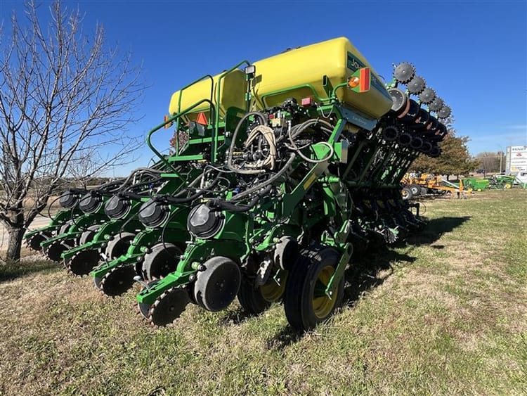 2019 JOHN DEERE 1795 PLANTER