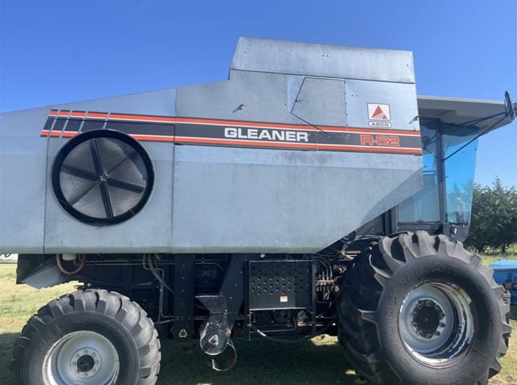 1997 GLEANER R62 COMBINE