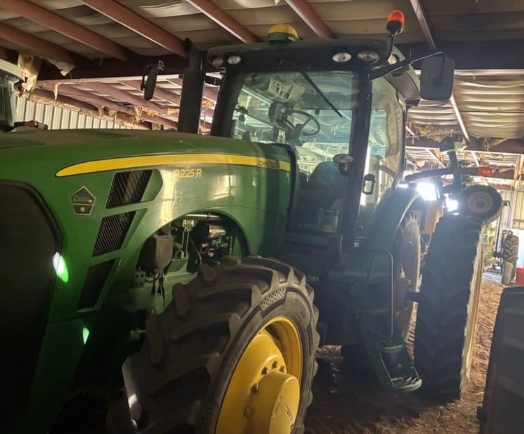 2011 JOHN DEERE 8225R TRACTOR