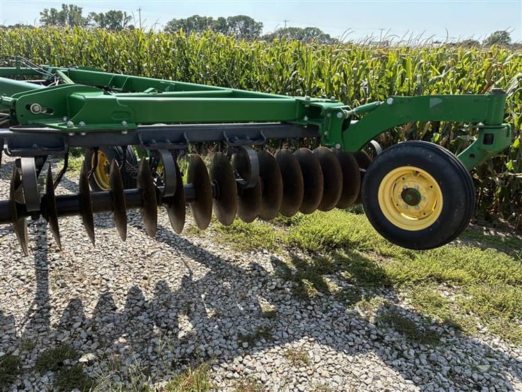2013 JD 2623VT VERTICAL TILLAGE