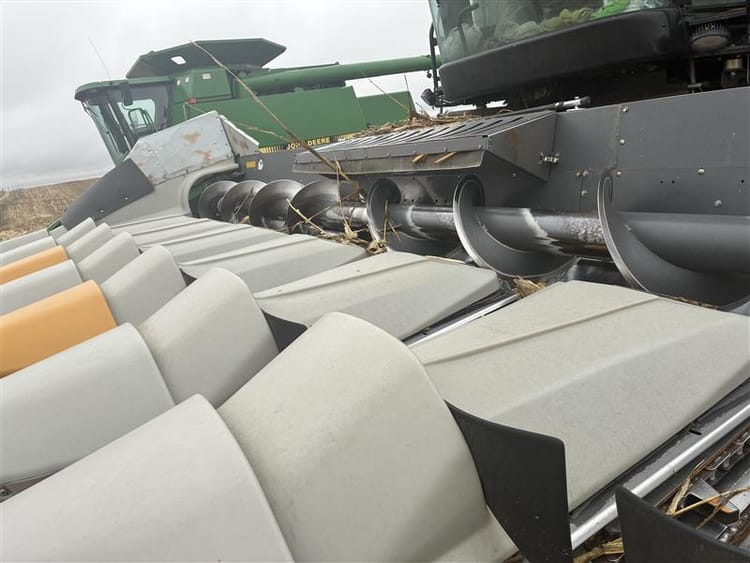 2009 GL 3000 CORN HEAD