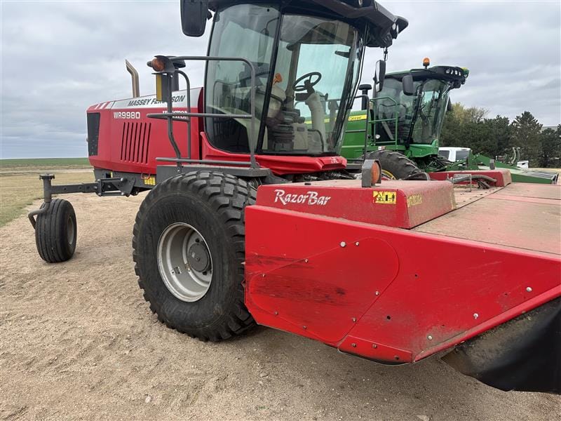 2022 MF WR9980 WINDROWER