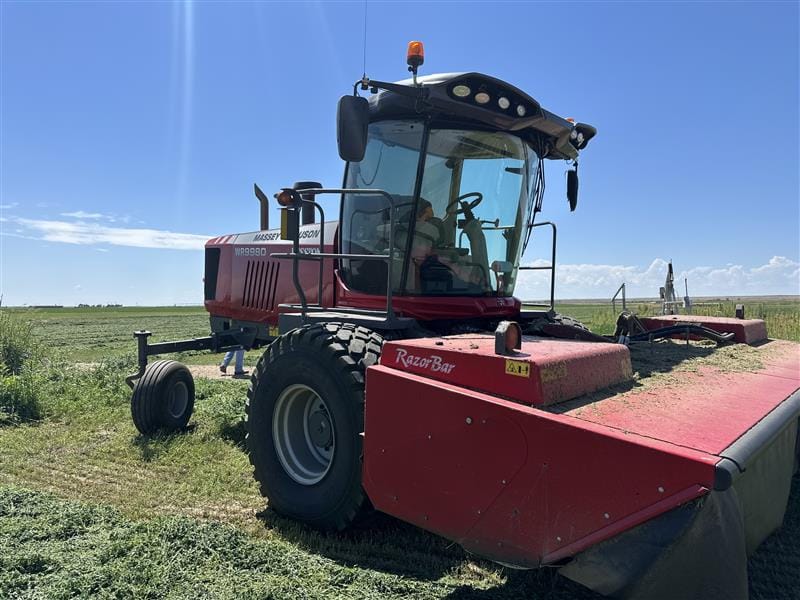2022 MF WR9980 WINDROWER