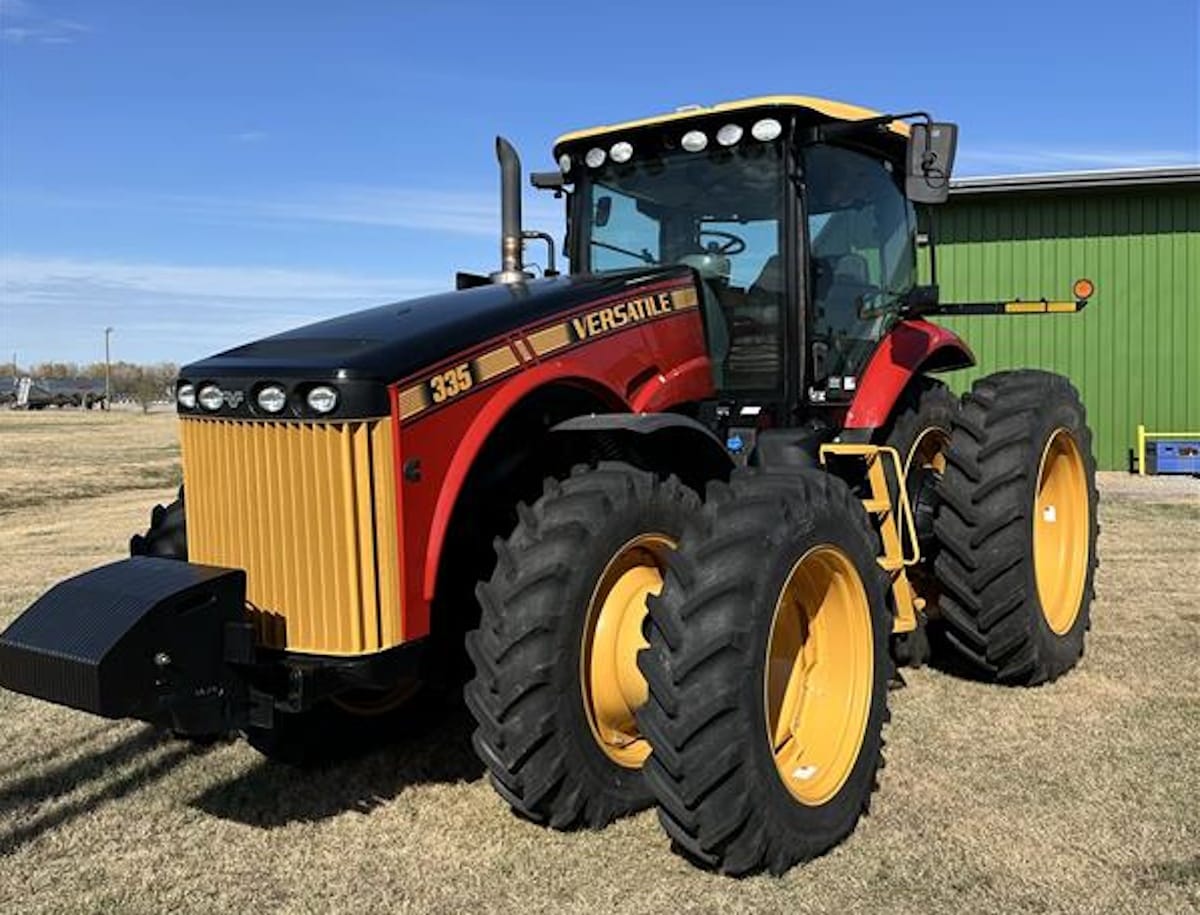 2022 VERSATILE 335 TRACTOR
