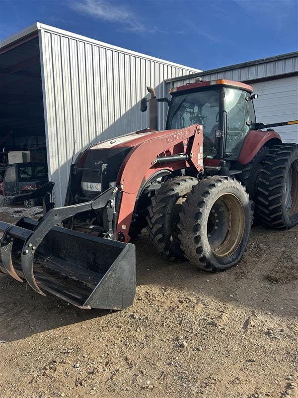 2009 CASE IH MAGNUM 305 TRACTOR