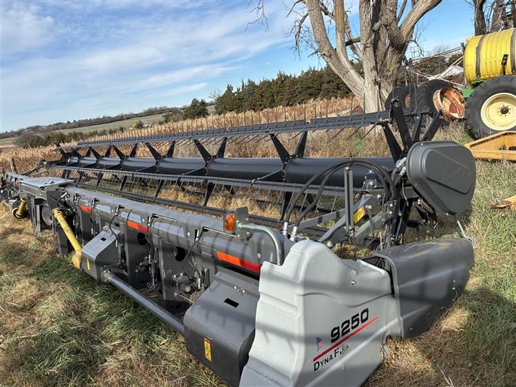 2014 GLEANER 9250 DRAPER HEAD