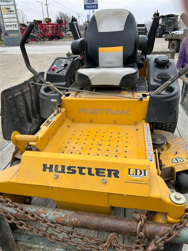 2016 HUSTLER FASTRAK 48  LAWNMOWER
