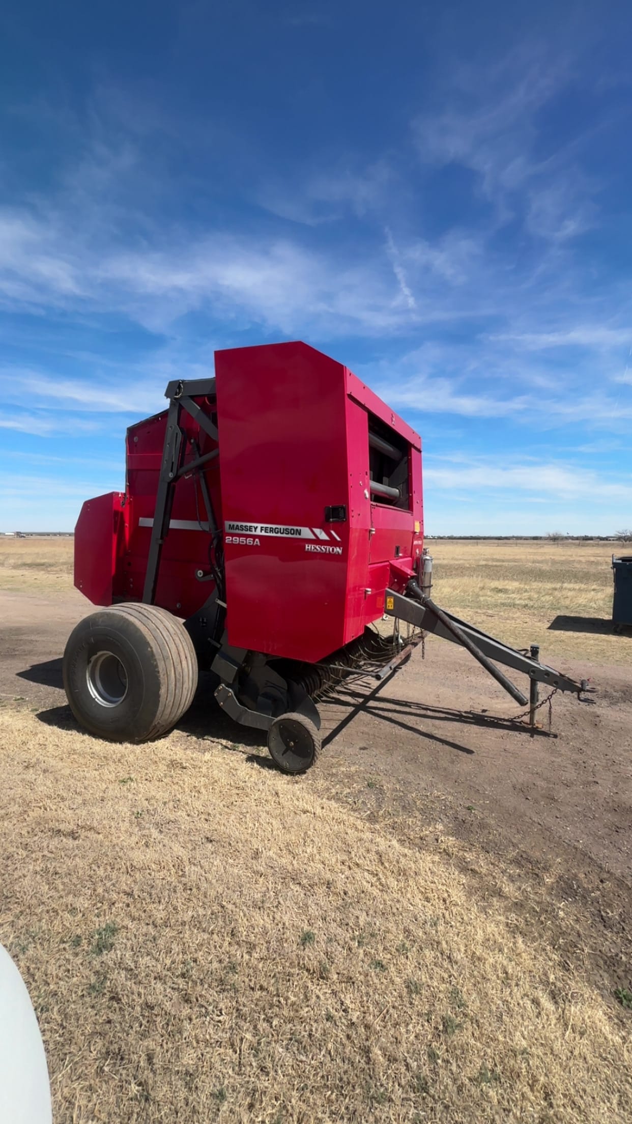 2015 MASSEY FERGUSON 2956A ROUND BALER