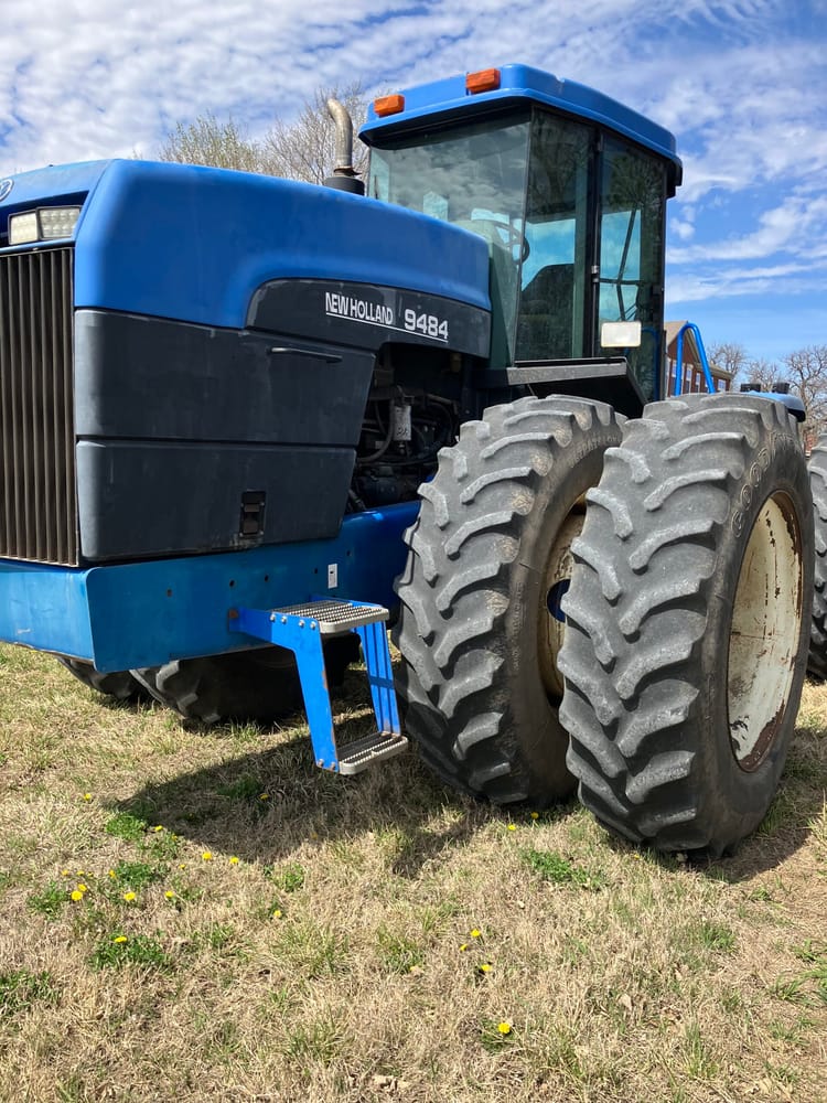 2001 NEW HOLLAND 9484 TRACTOR