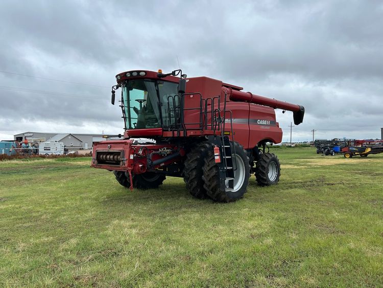 2011 CASE IH 7120 COMBINE
