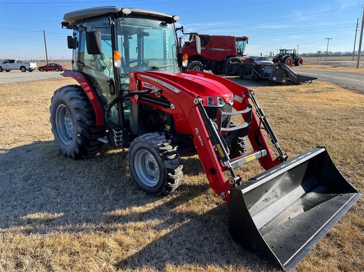 2022 MASSEY FERGUSON 2850M TRACTOR