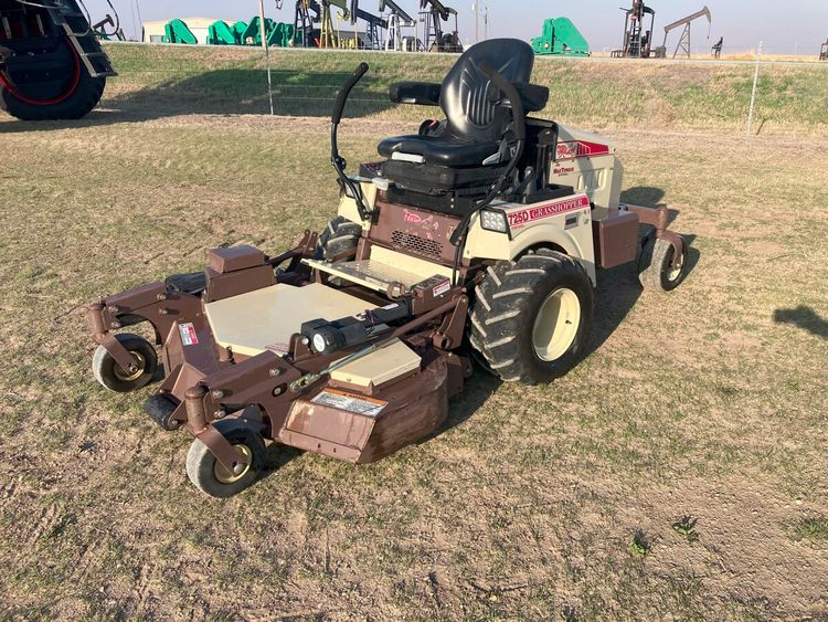 2017 GRASSHOPPER 725DT6 LAWNMOWER