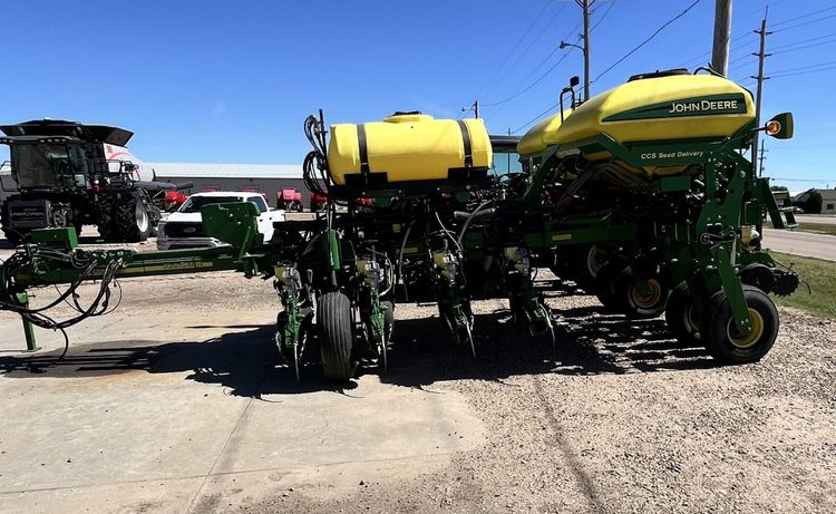 2012 JOHN DEERE 1770NT PLANTER