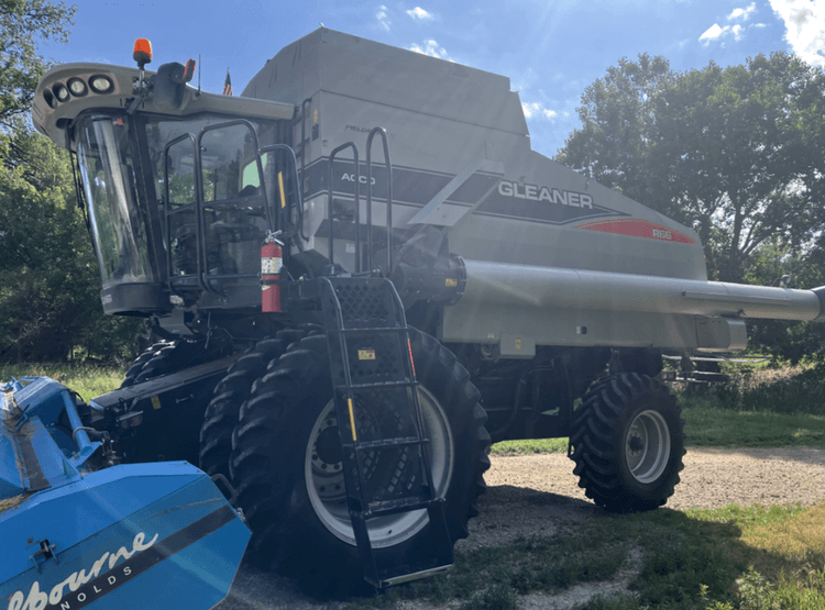 2011 GLEANER R66 COMBINE