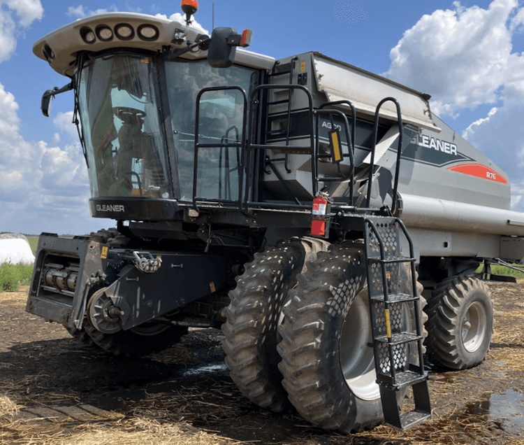 2010 GLEANER R76 COMBINE
