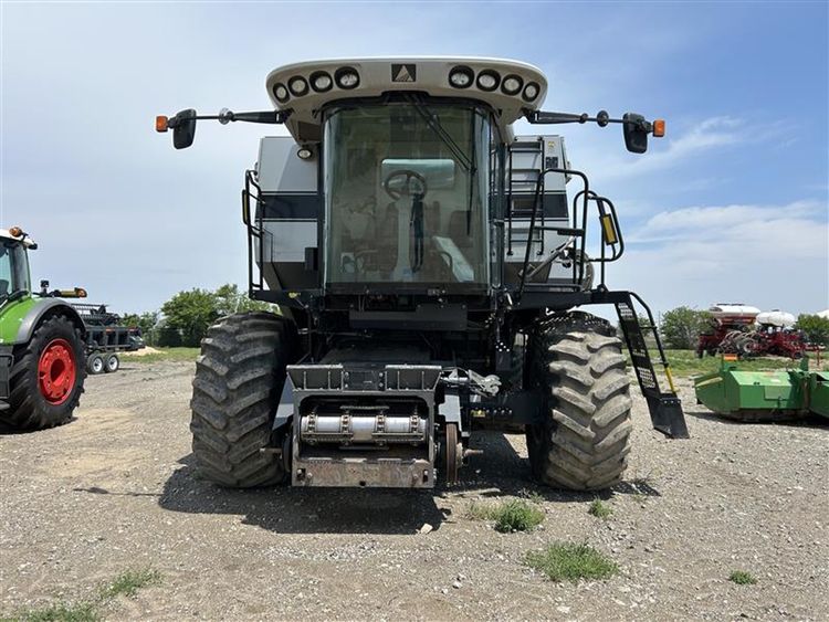 2009 GLEANER R76 COMBINE