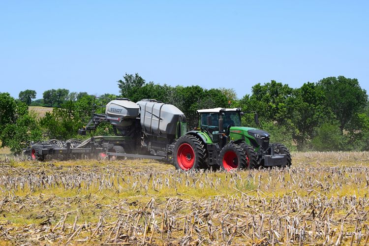 LDI Demo Day with Jeff Heim and the Fendt 939 and Momentum Planter Duo!
