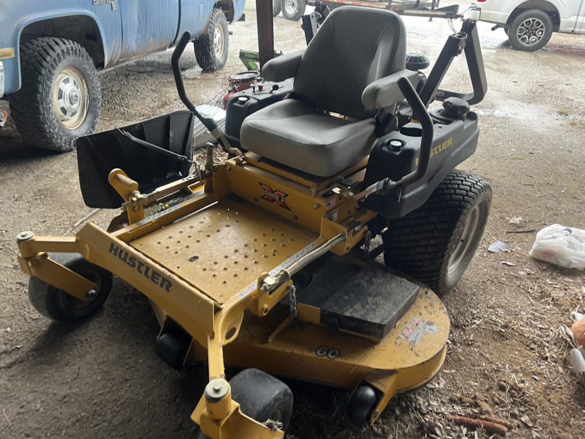 2016 HUSTLER SUPER Z HD 72RD LAWNMOWER - KS and IA Ag